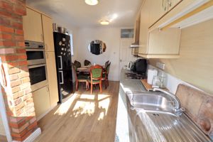 Kitchen- click for photo gallery